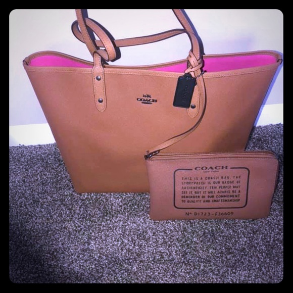 Coach Bag - Picture 1 of 4